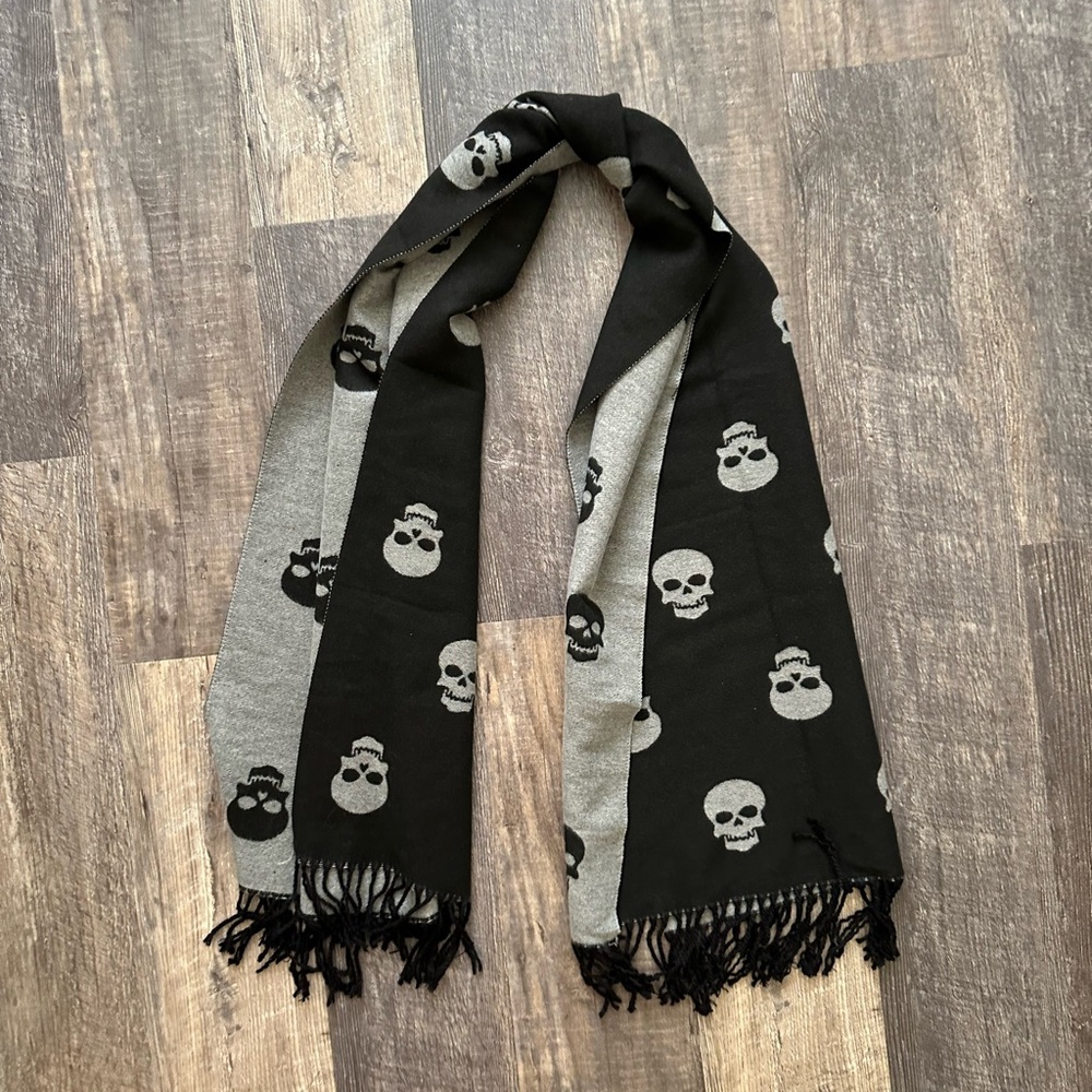 Cashmere Black and Gray Skull Pattern Scarf - Picture 3 of 7